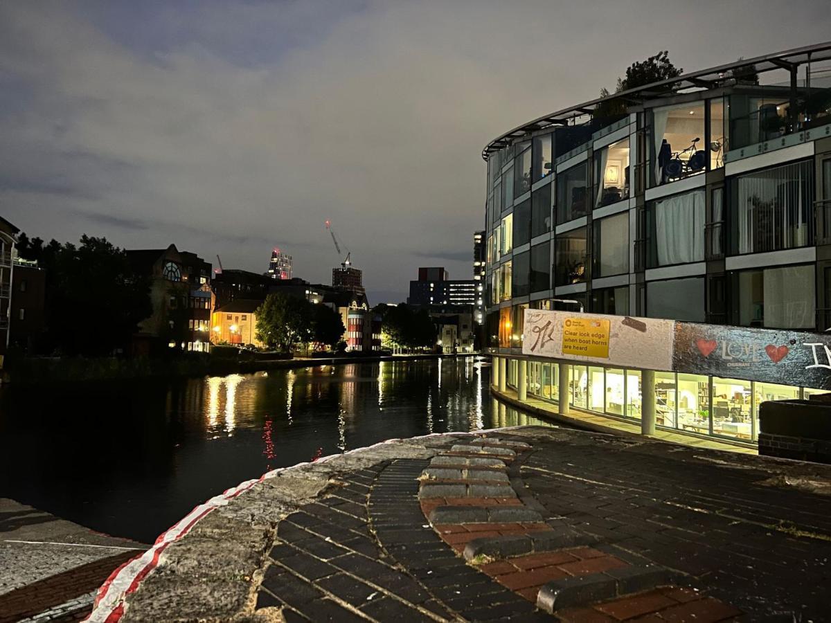 Peloton Organic Health Apartment In Angel, Old Street, Islington London Exterior photo